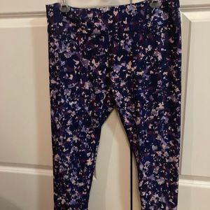 Fabletics Cropped Workout Pants